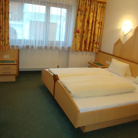 Garni Binta Konukevi 3*